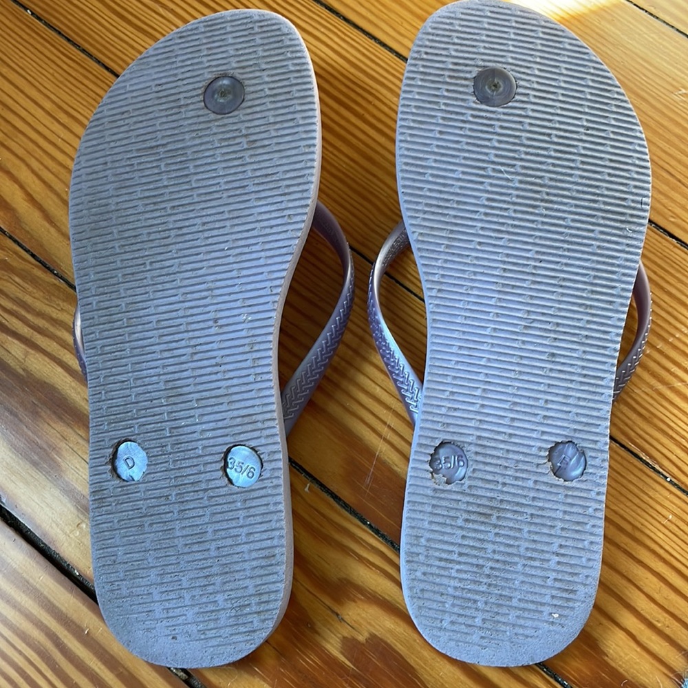 Purple Floral Havaianas, Size 6, 37/38 - Picture 4 of 4